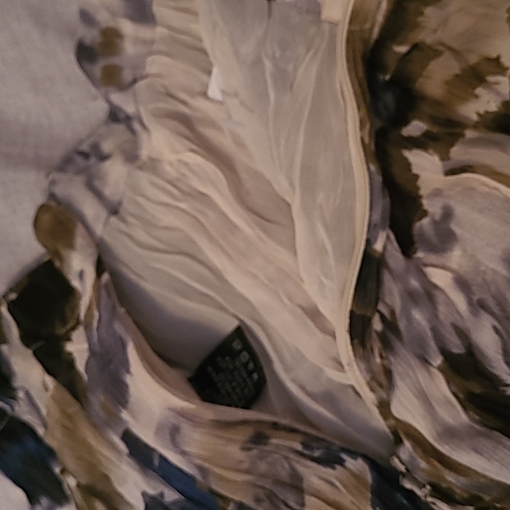NWT August Silk flowing skirt. Size 14 - Picture 8 of 8